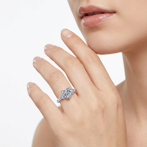 Anillo de Boda para Mujer Ashabell de Lujo, Plata S925 con Baño de Rodio, Engaste de Tres Piedras en Forma de Corazón, Moissanita de 10CT - Product Image 3