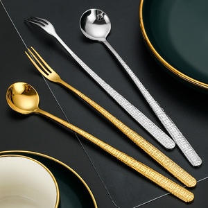 Juego de tenedor y cuchara para hielo de acero inoxidable 304 con patrón de diamante, mango largo, pulido, duradero, para uso doméstico, en bares y en cocinas occidentales. - Product Image 3