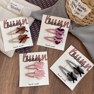 Noeud en velours doux de style coréen en forme de cœur, pince à cheveux <span class=keywords><strong>fine</strong></span> et scintillante pour enfants, pince à cheveux mignonne pour petite fille à la plage - Product Image 4