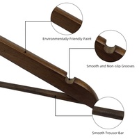 Cintres en bois de luxe en vrac pour garde-robe personnalisables gratuitement pour hôtels et supermarchés
