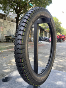 Pneu de moto tubeless KUMATIRE K523 2.50-17 3.00-18 pour motos Underbone et Street - Product Image 3