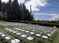 Chaises pliantes blanches en métal et plastique, empilables, pour événements extérieurs, capacité de 450 kg, vente en gros, populaires aux États-Unis