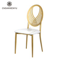 Chaises de mariage élégantes en fer forgé à dossier ailé pour événements romantiques en extérieur, banquets de luxe, design moderne, empilables pour salon - Vente en gros
