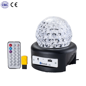 Ampoule LED RVB de Noël: Forme de boule rotative avec <span class=keywords><strong>musique</strong></span>, lumière de projection 3W, télécommande pour discothèque, fête et décoration intérieure - Product Image 1