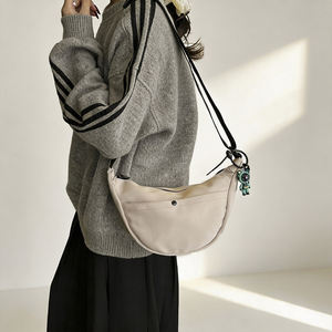 <span class=keywords><strong>กระเป๋า</strong></span>ไนลอนสะพายข้างแบบครึ่งวงกลม สายปรับได้ สไตล์ลำลอง สำหรับผู้หญิง ขายส่งราคาถูก - Product Image 1