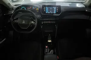 Guazi Venta al por mayor <span class=keywords><strong>Peugeot</strong></span> <span class=keywords><strong>e2008</strong></span> BEV SUV Coche usado FWD 5 Asientos - Product Image 5