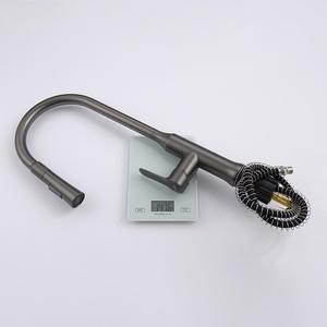 Кухонный смеситель Watermark Black с поворотом на 360°, многофункциональный, с одной ручкой, для горячей и холодной воды, латунный, с выдвижным распылителем, экономия воды 30%, LED-подсветка - Product Image 3