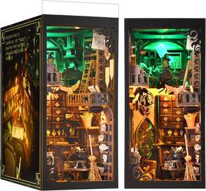 Hamaileon the Master's House 3D Book Nook Kit Puzzle DIY Book Nook con luz LED - Product Image 1