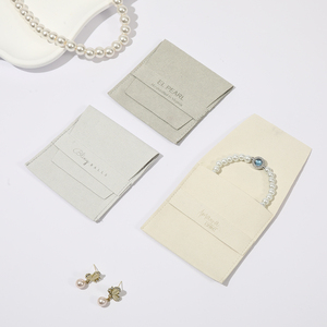 Pochette à bijoux pliable en microfibre crème personnalisée avec rabat, sac enveloppe de <span class=keywords><strong>luxe</strong></span> pour colliers, boucles d'oreilles et bracelets - Product Image 1