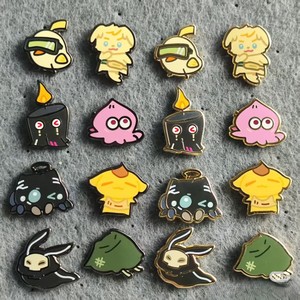 Broches personnalisées mignonnes en émail dur, <span class=keywords><strong>mini</strong></span>-broches de dessin animé, épingles de revers pour anime japonais - Product Image 1