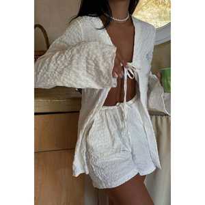 Conjunto de Shorts Blancos para Mujer - Product Image 5