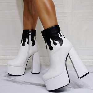 Bottines à plateforme à talons épais pour femmes, chaussures à talons carrés tendance, sexy, grande taille 47 - Product Image 6