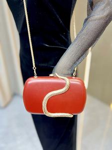 กระเป๋าถือหนัง PU ขนาดเล็ก ปี 2026 กระเป๋าคลัทช์สำหรับงานแต่งงาน งานกลางคืน สายสะพายโซ่ กระเป๋าสะพายไหล่ลำลอง กระเป๋าถือแบบสะพายข้างสำหรับผู้หญิง กระเป๋าถือแบบกระดุมลายงู - Product Image 5