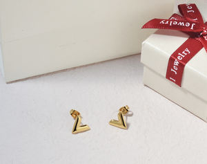 Nuevos Pendientes de <span class=keywords><strong>Acero</strong></span> <span class=keywords><strong>Inoxidable</strong></span> 316 con Letra V Estereoscópica Estilo <span class=keywords><strong>Tous</strong></span> 2024, <span class=keywords><strong>Aretes</strong></span> Sencillos y Versátiles - Product Image 2