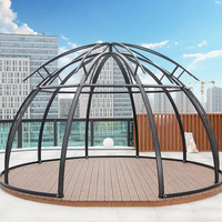 Tente de glamping de luxe en forme de dôme en PC avec une bonne ventilation et un ventilateur d'évacuation, fournie par l'usine