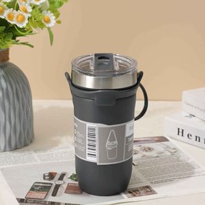 Gobelet isotherme à double paroi en acier inoxydable avec manchon en silicone, design minimaliste, 750 ml - Product Image 6