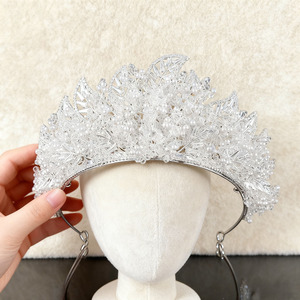 Diadème <span class=keywords><strong>de</strong></span> mariée en cristal <span class=keywords><strong>de</strong></span> luxe avec zircone et perle pour mariage, pièce <span class=keywords><strong>de</strong></span> cheveux haut <span class=keywords><strong>de</strong></span> gamme européenne américaine transfrontalière - Product Image 4