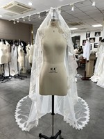 Voile de mariée cathédrale en tulle avec bordure en dentelle festonnée, long voile de mariée blanc ivoire avec appliques en dentelle pour la mariée
