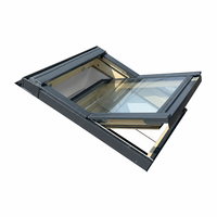 Fenêtre de toit à charnière centrale en aluminium et bois, haut de gamme, en pin massif, pour maison passive, avec micro-ventilation réglable