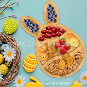 Assiette en bois pour aliments cuisinés à la maison, assiette en bois divisée pour fruits et collations, assiette en bois massif en forme de lapin pour gâteaux et - Product Image 5