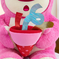 Chapeau d'anniversaire à gros nez, ours en peluche avec gâteau à la fraise, ours rose mignon tenant un gâteau, oreillers créatifs, cadeaux, jouets en peluche