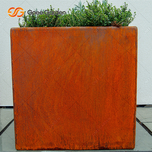 Jardinière carrée en acier Corten Gnee Traditional Farmhouse, pot à fleurs rustique pour l'aménagement paysager extérieur, 24 pouces - Product Image 2