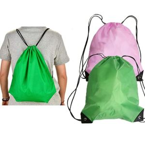 Sac à dos à cordon en polyester avec logo personnalisé, idéal pour l'école et les voyages, grande taille, grande capacité, solide et durable - Product Image 4