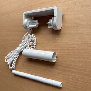 Thiết kế hiện đại nhựa đường sắt phía dưới cho con lăn Shades ngày và đêm rèm cửa sổ Rèm phụ kiện với ống tròn - Product Image 6