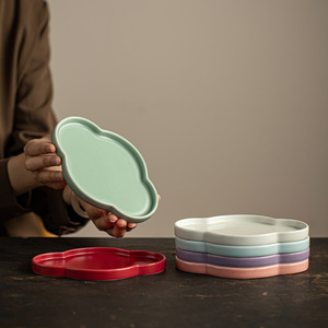 Plateau à thé et à collations en céramique, forme irrégulière, plat à fruits en porcelaine pour salon de thé ou mariage - Product Image 4