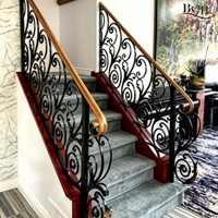 Garde-corps solaire moderne en fer forgé pour escalier intérieur et balcon extérieur, design de luxe personnalisé pour villa, maison, appartement