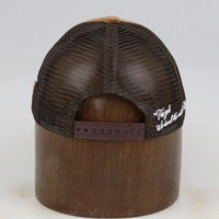 Sombrero de conductor de camión marrón para hombre, malla de terciopelo con ala curva de 6 paneles, diseño de logotipo personalizado, sombrero de camionero de malla de terciopelo, características comunes de la tela