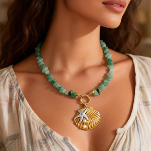 Collar con Colgante de Concha Marina con Cuentas de Piedra Verde, Estilo Bohemio, Joyería Casual para Vacaciones, Patrón de Estrella, Verano - Product Image 1
