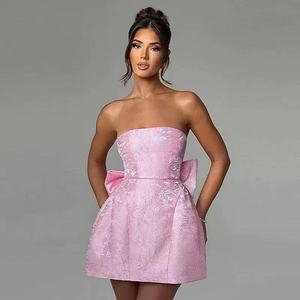 Vestido de Noche Corto sin Tirantes con Jacquard en Relieve, Lazo Grande 3D y Falda de Gala Abullonada de Cintura Alta - Product Image 1