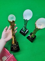 Trophées MH-NJ055 or argent Bronze personnalisé compétition Sport cristal verre trophées de billard pour cadeaux souvenirs