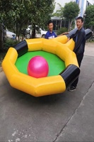 Jeu de tennis gonflable 3,5x2m avec raquettes, pompe, couleur et taille personnalisables, logo inclus – Jeu sportif interactif pour équipes d'entreprise