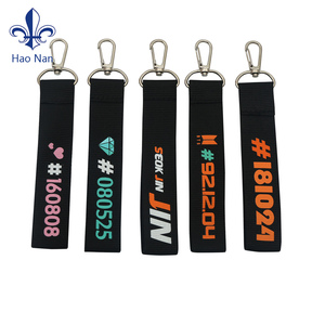 Laccetto Portachiavi Corto Personalizzato in Poliestere con Moschettone, alla Moda, per Ingrosso - Product Image 1