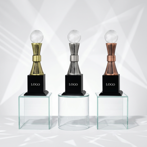 Trophée en métal moulé sous pression d'inspiration vintage antique avec design gravé au laser, impression UV, portable pour une utilisation promotionnelle sportive - Product Image 1