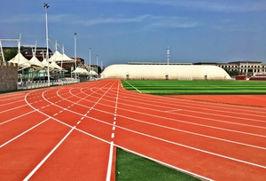 Pista de Atletismo de Caucho Prefabricada INOLP, Certificada Clase 1, 15 mm de Espesor, Firmeza de 9-13 psi, Modelo Runway - Product Image 3