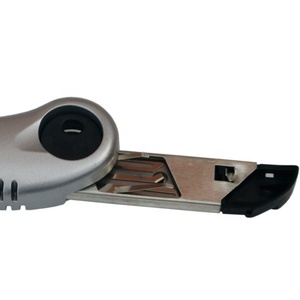 18mm Sliding Blade Utility Knife With Five Snap Off Blades - Product Image 4