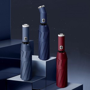 Parapluie pliable compact de voyage portable avec logo personnalisé, ouverture automatique à 3 volets, couleur personnalisée et cadre en acier pour cadeaux d'affaires - Product Image 2