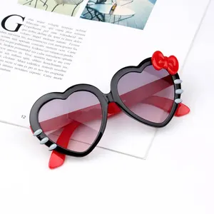 Kid Heart Sunglasses Girl Cute Peach Sunglasses Baby Cute Cartoon Hello Kitty Sunglasses For Children Sun Shade Uv400 PC Unisex