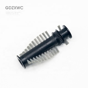 Mini Robot Aspirador Negro Corto con Cepillo Gris, Mini Rodillo de Cepillo Personalizado para Alfombras, Compatible con Rodillo de Aspiradora - Product Image 1