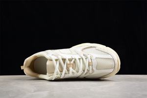Chaussures de sport décontractées identiques pour hommes et femmes de haute qualité - style classique, respirantes et antidérapantes - Product Image 3