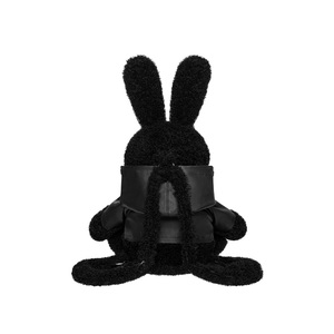 Mochila de Conejo de Peluche Negro con Detalle de Chaqueta de Cuero con Capucha y Correas de Peluche, Estilo Urbano - Product Image 2