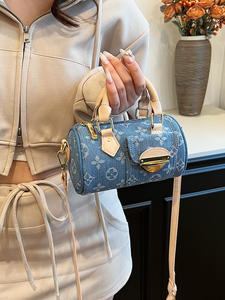 Nouvelle mode 2026 : Sac bandoulière cylindrique pour femme, style occidental, tendance transfrontalière, polyvalent, portable et populaire - Product Image 4