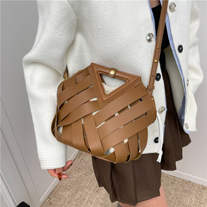 Sac seau bandoulière haut de gamme pour femme, nouveau style transfrontalier, en tissu tressé avec fermeture à cordon en polyester Tanjing - Product Image 4