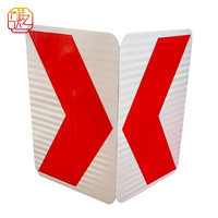 Rouge Blanc Gauche Droite Danger Courbe Pointue Flèche Réfléchissant Chevron Panneau de Sécurité Matériau Réfléchissant Chevron Signalisations pour
