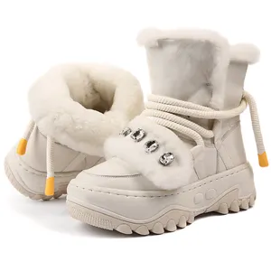 新款设计高帮女式厚雪地靴冬季保暖防滑雪靴皮草衬里舒适棉鞋