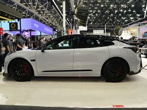 ZEEKR 001 FR 2025 100 kWh : performances <span class=keywords><strong>de</strong></span> 1300 ch, 0-100 km/h en 2,02 s, direction assistée par couple, coupé <span class=keywords><strong>électrique</strong></span> <span class=keywords><strong>de</strong></span> <span class=keywords><strong>course</strong></span> ultime - Product Image 3