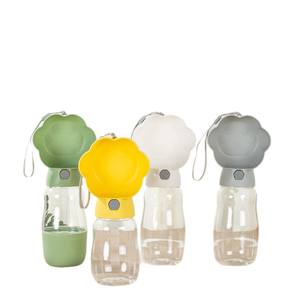 Botellas de Agua Portátiles de Plástico 2 en 1, Impermeables y a Prueba de Fugas, para Perros/Gatos, Uso en Exteriores - Product Image 1